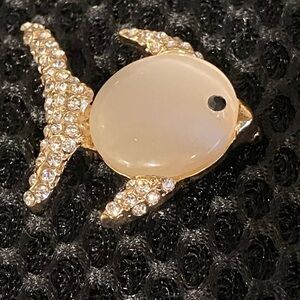 Gold Tone Jelly Belly Clear Rhinestones Fish Brooch Pin Unisex